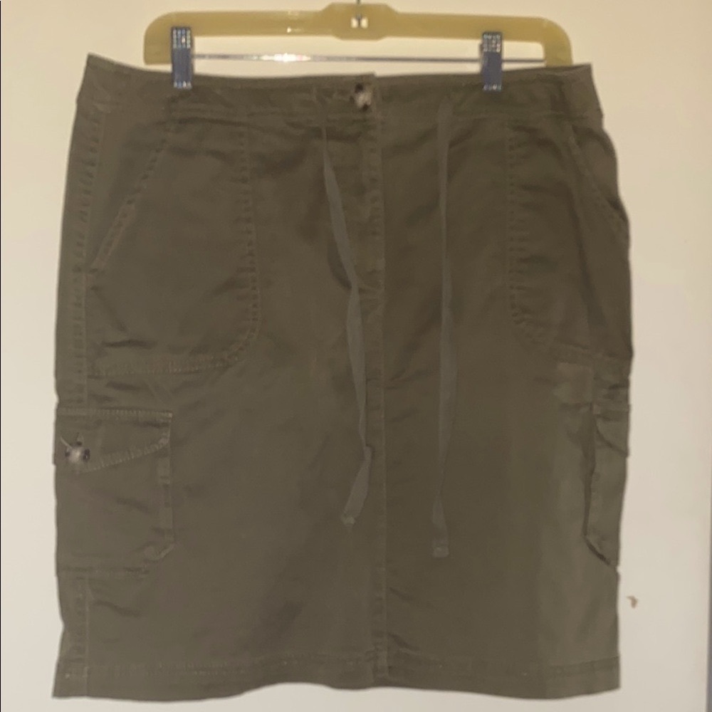 ❤️ 5 for 20.00 L.L. Bean Olive Green Cargo Skirt